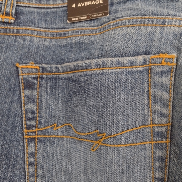NWT NEW YORK & COMPANY.. WESTSIDE BOOT CUT STRETCH JEANS SIZE 4 AVERAGE - Picture 4 of 12
